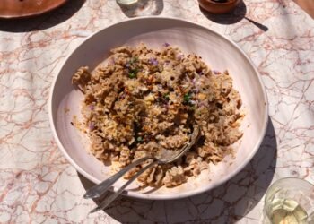 Pasta with Creamy Crushed Walnut Sauce