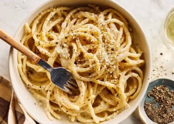 Cacio e Pepe Recipe – Love and Lemons